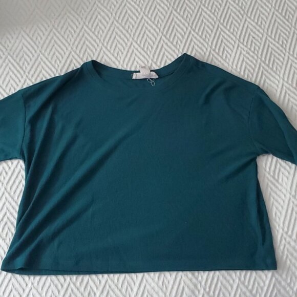 Semi Crop Crewneck Top in Hunter Green - Picture 2 of 4